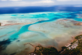 视图鸟的眼睛视图海岸<strong>毛里求斯</strong>令人惊异的风景<strong>毛里求斯</strong>美丽的珊瑚礁岛