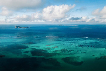 空中图片北北东海岸毛里求斯岛美丽的环礁湖毛里求斯岛拍摄