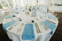 婚礼表格装饰蓝色的花表格餐厅表格装饰晚餐婚礼