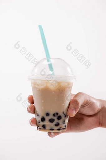 泡沫牛奶茶手持有塑料玻璃台湾冰牛奶茶波巴