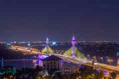 开放光装修桥潮phraya河泰国领导点燃桥交通桥河