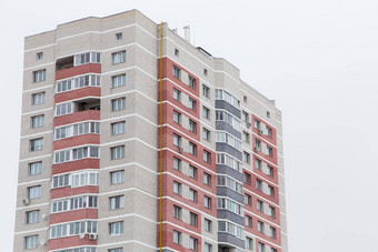 高层住宅建筑红色的砖阳台