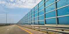 现代体系结构高速公路玻璃障碍