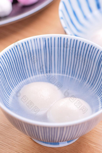 唐元汤圆元宵小碗美味的亚洲传统的节日食物大米饺子球塞馅料中国人灯笼节日关闭