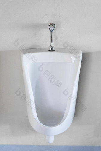 白色<strong>小便</strong>池公共男人的厕所。。。