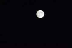 完整的月亮可见陨石坑大完整的月亮黑暗晚上