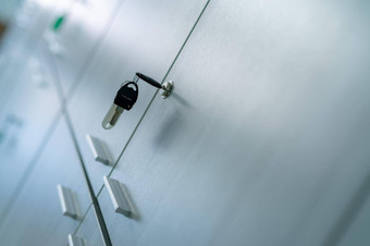 储物柜关键办公室房间申请内阁锁关键安全安全系统公共设施安全锁系统文档文件业务办公室白色储物柜通过存储