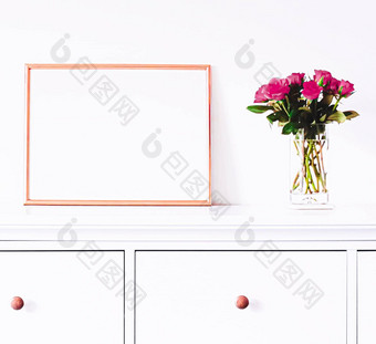 玫瑰黄金框架白色家具奢侈品首页装饰设计模型海报打印可打印的艺术在线商店展示