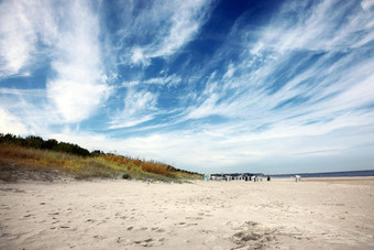 <strong>狂风暴雨</strong>的波罗的海海海滩沿海沙丘