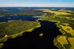 前视图斯努迪鸵鸟湖泊斯维特拉娜湖泊国家公园美丽的湖泊白俄罗斯白俄罗斯