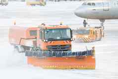 扫雪机删除雪跑道道路机场雪风暴视图窗口