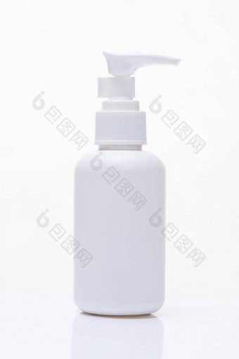 <strong>化妆品</strong>保湿霜瓶孤立的白色