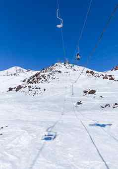 滑雪电梯滑雪度假胜地高山