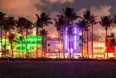 迈阿密海滩海洋开车酒店餐厅日落城市天际线棕榈树晚上艺术德科夜生活南海滩