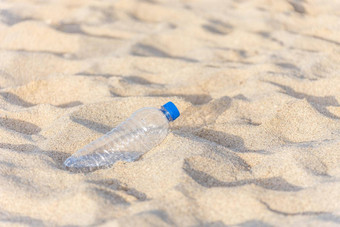 塑料瓶海滩左旅游