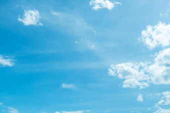 复制空间最小的概念夏天蓝色的天空白色云摘要空白