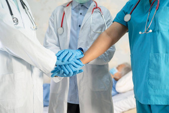 亚洲医生团队堆栈手团队动机正常的治疗感染科维德冠状病毒医院病房