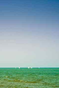 海洋海滩集团帆船