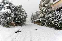 路完全覆盖雪维利西亚区雪风暴雅典城市资本希腊欧洲