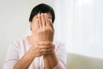 手腕手疼痛女人医疗保健问题高级概念