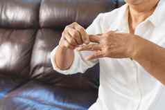 手指疼痛女人医疗保健问题高级概念