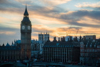 大<strong>我</strong>时钟塔伦敦议会天上的蓝色的黄色的日落