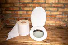 简单的村厕所。。。巨大的卷厕所。。。纸大卷厕所。。。纸厕所。。。