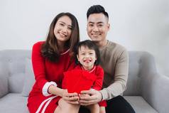 快乐越南家庭庆祝月球一年首页