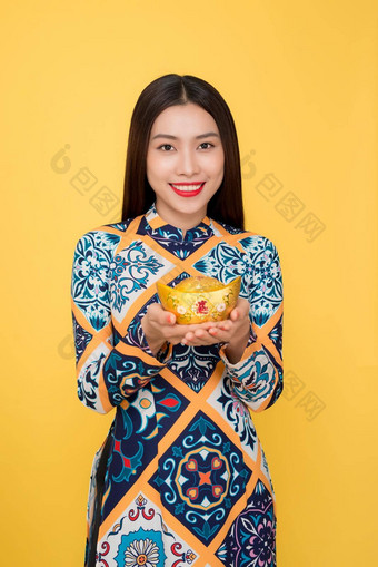 越南女人传统的节<strong>日</strong>服装戴曼菊泰特假期<strong>月球</strong>一年文本丰富的