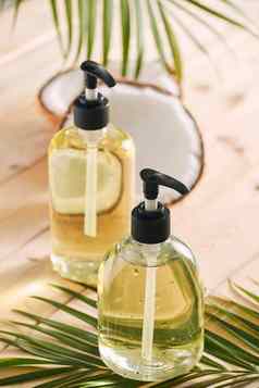 自制的化妆品椰子石油柠檬酸自制的肥皂洗发水有机化妆品生态友好的有机美过程水疗中心健康