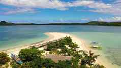 野生白色沙子海滩椰子树科蒂瓦斯岛小屋caramoan岛屿菲律宾
