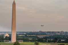 华盛顿纪念碑飞机飞行天际线