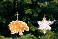 木圣诞节树玩具形状羊肉白色雪花冷杉分支机构