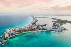 空中全景视图坎昆海滩酒店区墨西哥加勒比海岸景观墨西哥度假胜地里维埃拉玛雅金塔纳小豆地区尤卡坦半岛半岛