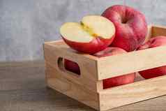苹果一半水果木盒子复制空间