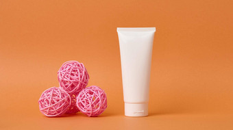 空白色塑料管<strong>化妆品包</strong>装奶油过来这里血清广告产品促销活动模拟