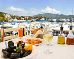 海鲜晚餐希腊餐厅海边希腊
