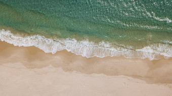 泡沫波桑迪海滩高质量美丽的照片概念