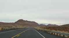 路旅行大峡谷亚利桑那州美国开车汽车犹他州路线搭便车旅行美国当地的旅程野生西平静大气印度土地高速公路视图车挡风玻璃