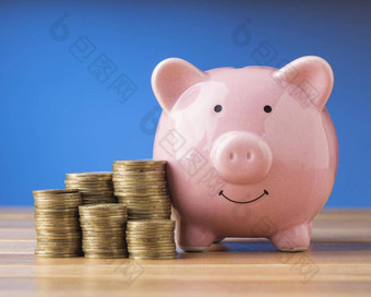 前面视图金融元素粉红色的小猪银行高质量美丽的照片概念