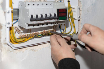 电配电板电工安装多功能盾控制电墙房子
