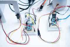 色彩斑斓的电电缆学生科学项目