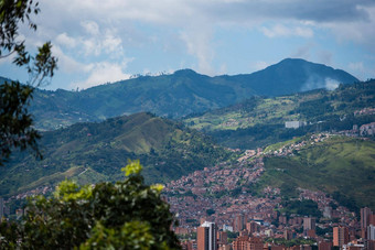 层漂亮的绿色蓝色的山波哥大哥伦比亚农村郊区