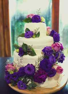 婚礼蛋糕植物紫色的花古董语气