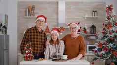 观点快乐家庭穿圣诞老人他问候远程朋友在线videocall会议
