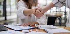 业务女人握手协议标志协议合同工作