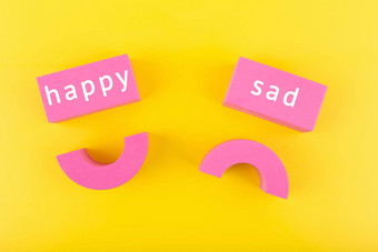 不开心快乐微笑符号黄色的背景概念世界微笑一天表情符号客户满意度评价