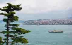 导航火鸡伊斯坦布尔大货物船油轮横跨博斯普鲁斯海峡海峡伊斯坦布尔运费水运输概念