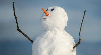 快乐有趣的雪人雪可爱的雪人他围巾雪场雪人孤立的雪背景快乐圣诞节快乐一年