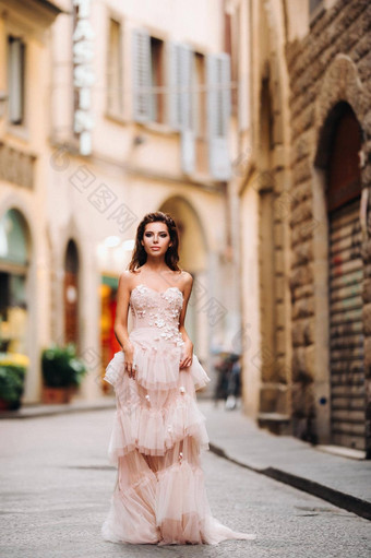 美丽的时尚的女孩<strong>模型</strong>粉红色的婚礼衣服拍摄弗洛伦斯持有不寻常的花束新娘<strong>模型</strong>花束手照片会话新娘弗洛伦斯